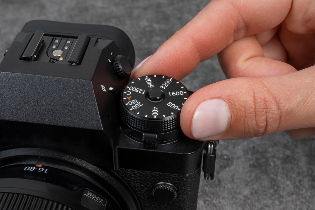 6 Vlogging Camera Settings Every YouTuber Needs To Know